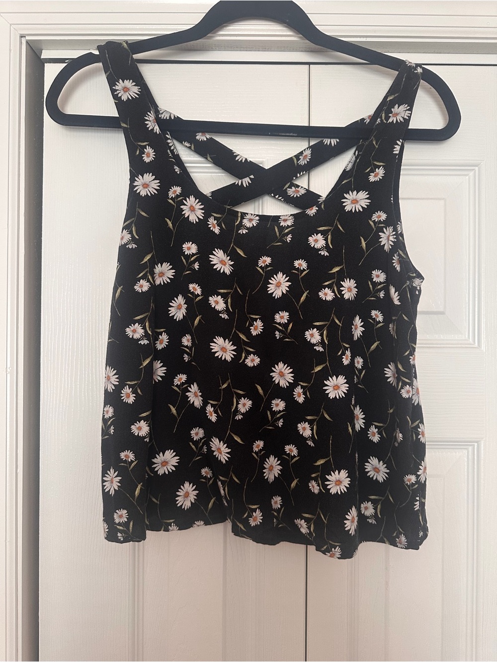 Forever 21 Black Daisy-Print Crisscross Camisole